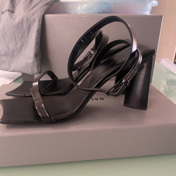 ✨ Balenciaga Vintage Moon Sandals - Picture 1 of 10